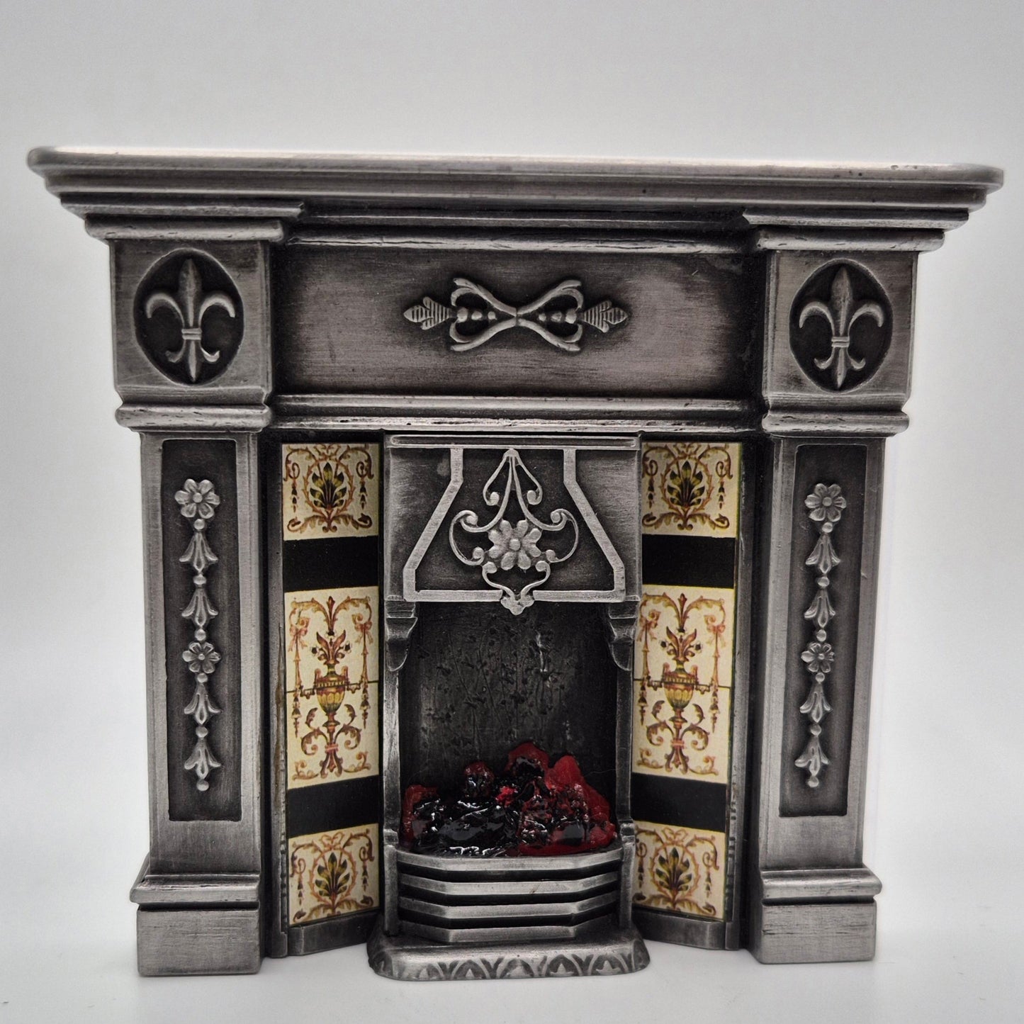 Small Coal Fireplace with Lightable Firebox - 1/12 Scale Dollhouse Miniature