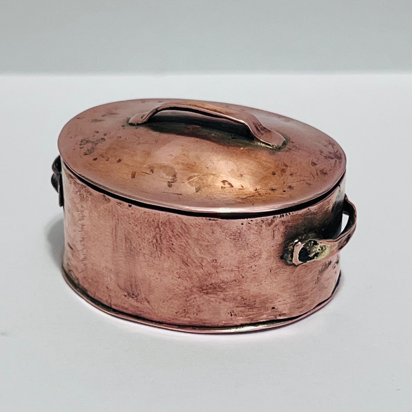 Artisan Handmade Copper Pot with Lid - 1/12 Scale Dollhouse Miniature